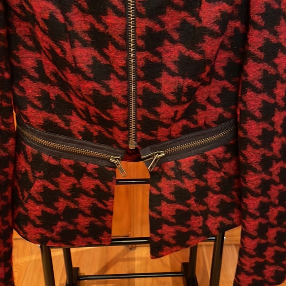 Classy red wool jacket! - Picture 2 of 6